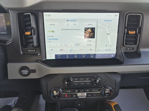 Used 2023 Ford Bronco Badlands image 15