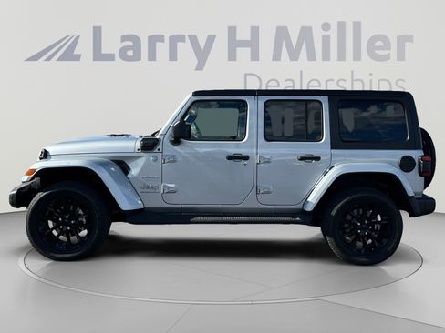 Used 2023 Jeep Wrangler Unlimited Sahara AWD/4WD image 2