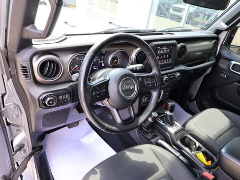 Used 2018 Jeep Wrangler Sport AWD/4WD image 22