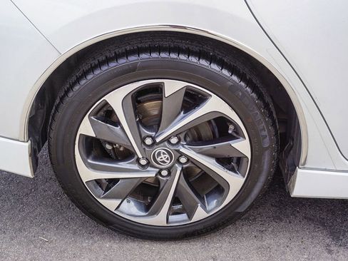 Used 2018 Toyota Corolla iM w/ Carpet Mat Package (TMS) FWD image 8