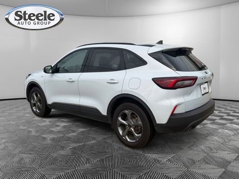 Used 2025 Ford Escape ST-Line Select AWD/4WD image 3