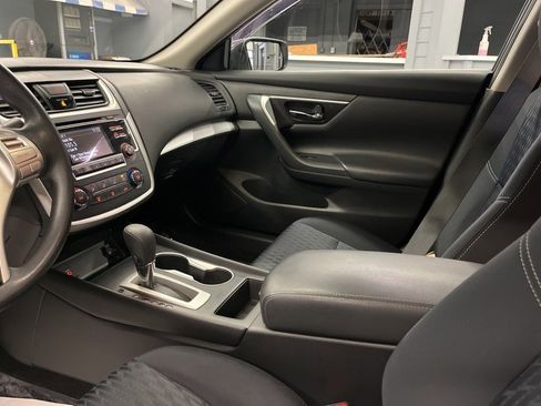 Used 2018 Nissan Altima 2.5 S w/ S Convenience Package image 13