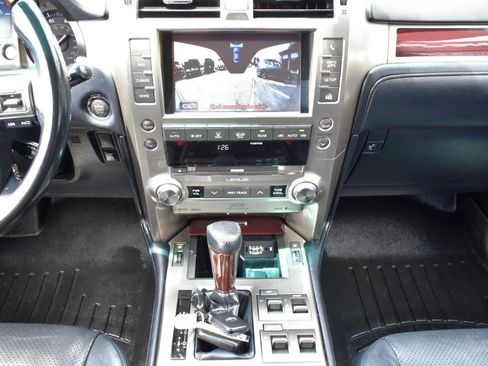 Used 2018 Lexus GX 460 Luxury AWD/4WD image 18