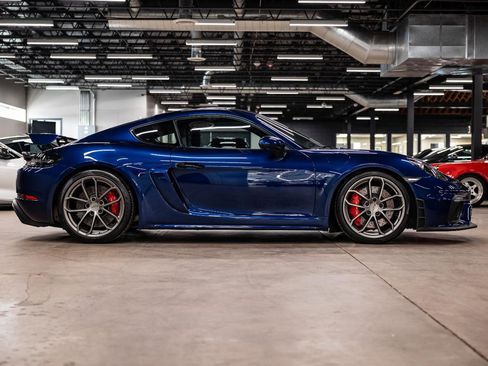 Used 2020 Porsche 718 Cayman GT4 RWD image 29