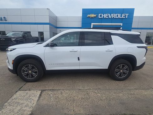 New 2026 Chevrolet Traverse LT w/ Driver Confidence Package AWD/4WD image 7
