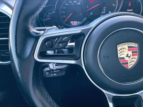 Used 2017 Porsche Cayenne Platinum Edition w/ Premium Package (PJV) image 24