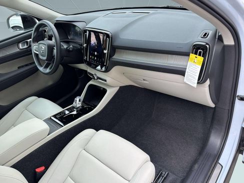Used 2026 Volvo XC40 B5 Plus w/ Protection Package Premier AWD/4WD image 31