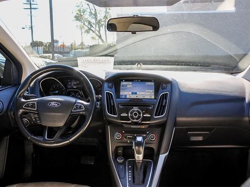 Used 2017 Ford Focus Titanium image 18