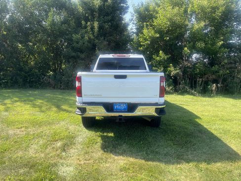 Used 2022 Chevrolet Silverado 2500 LT w/ Convenience Package AWD/4WD image 6