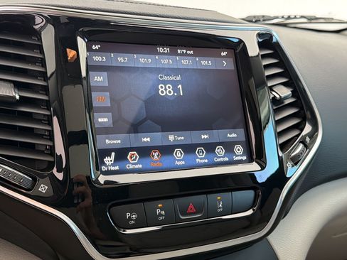 Used 2021 Jeep Cherokee Limited AWD/4WD image 19