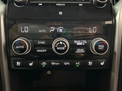 Used 2019 Subaru Ascent Touring AWD/4WD image 10