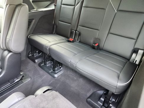 Certified 2023 Cadillac Escalade Premium Luxury w/ Performance Package AWD/4WD image 15