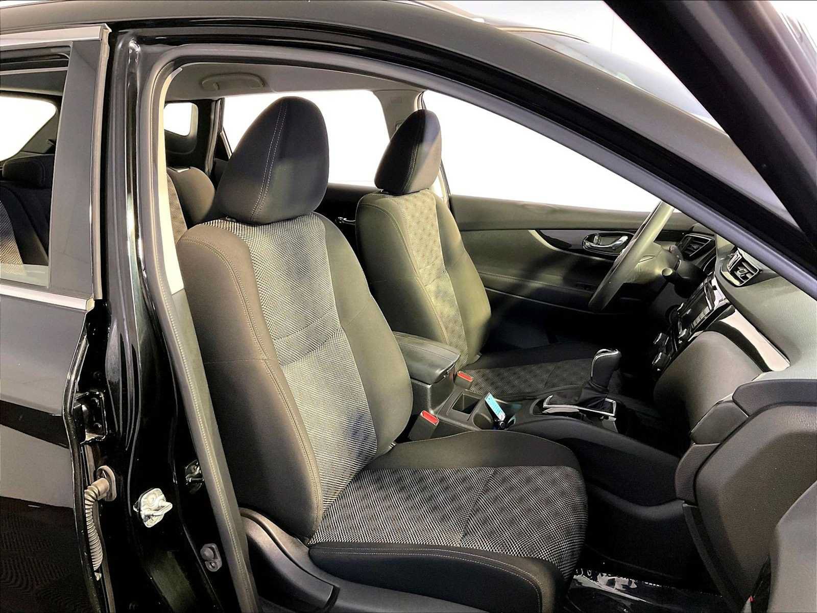 Used 2019 Nissan Rogue Sport SV AWD/4WD image 18