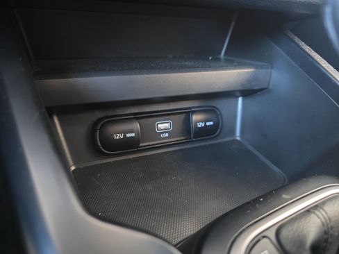 Certified 2025 Kia Soul LX w/ LX Technology Package FWD image 19