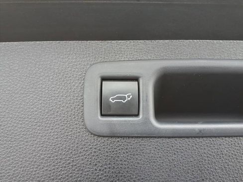 Used 2022 Toyota Highlander XLE image 31