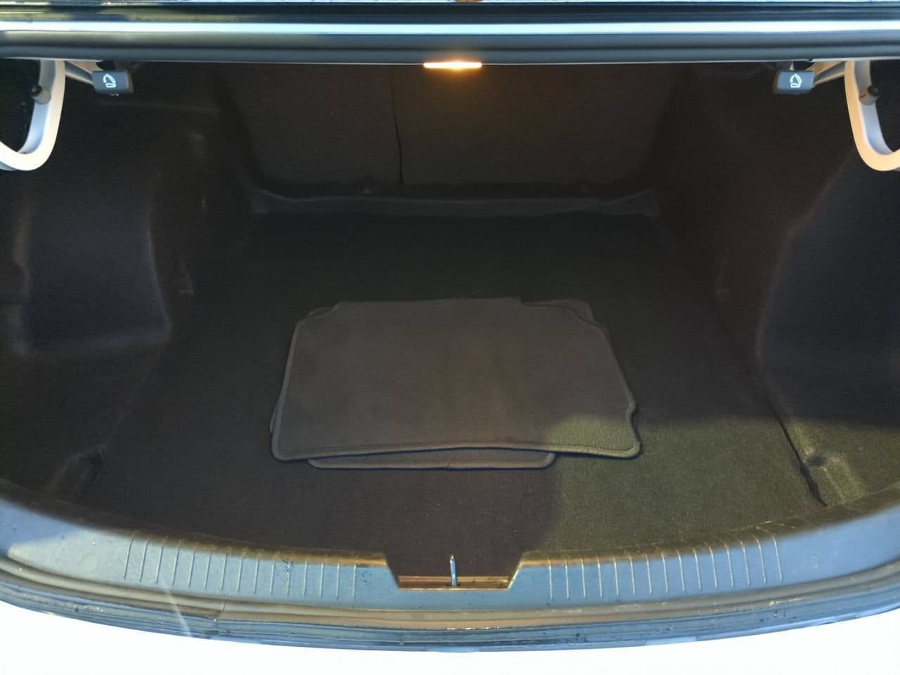 Used 2024 Chevrolet Malibu LT FWD image 23