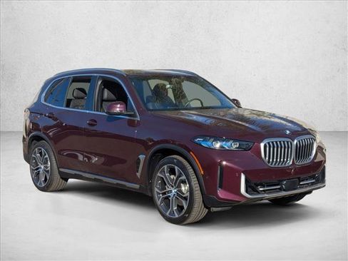 Used 2025 BMW X5 xDrive40i w/ Parking Assistance Package AWD/4WD image 3