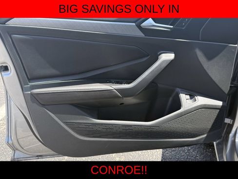 Used 2024 Volkswagen Jetta SE FWD image 10