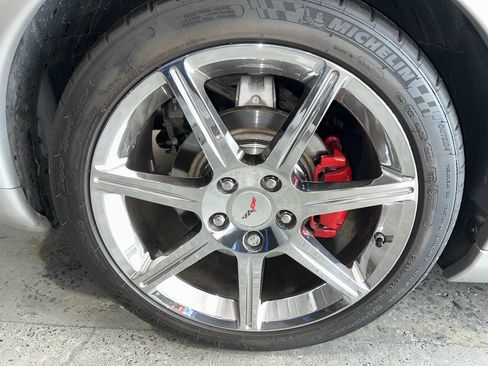 Used 2006 Chevrolet Corvette Convertible w/ Preferred Equipment Group RWD image 28