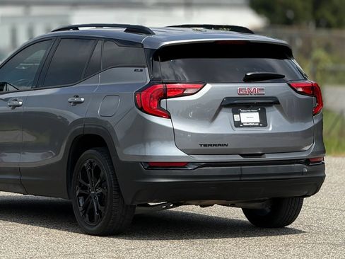Used 2021 GMC Terrain SLE w/ Driver Convenience Package FWD image 16