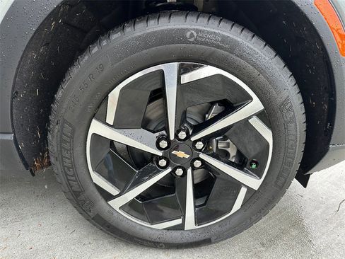 New 2026 Chevrolet Equinox EV LT image 9