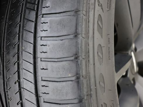 Used 2023 Chrysler 300 C RWD image 15