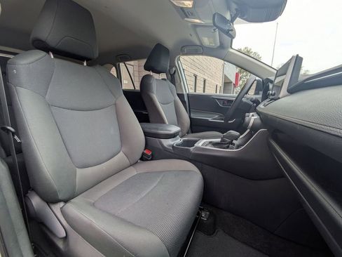 Used 2025 Toyota RAV4 LE image 29