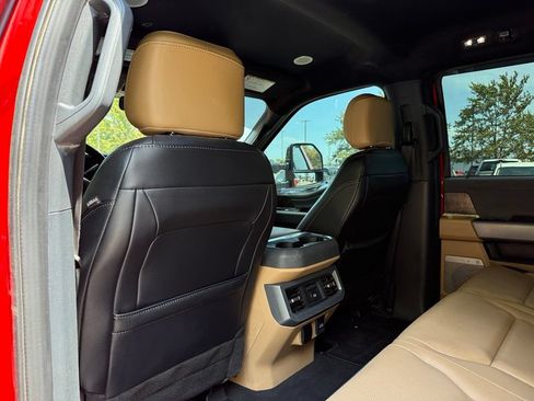Used 2024 Ford F350 Lariat w/ Lariat Ultimate Package AWD/4WD image 33