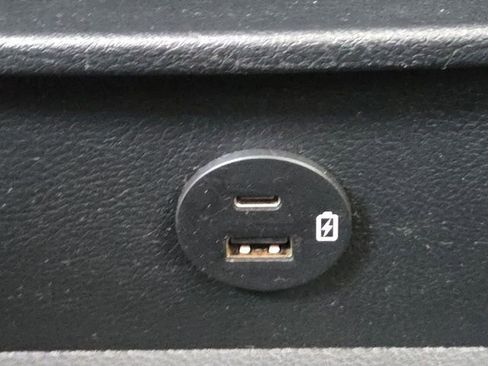 Used 2022 Ford Edge SE image 19