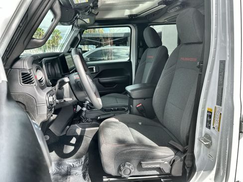 Used 2024 Jeep Wrangler Unlimited Rubicon AWD/4WD image 3