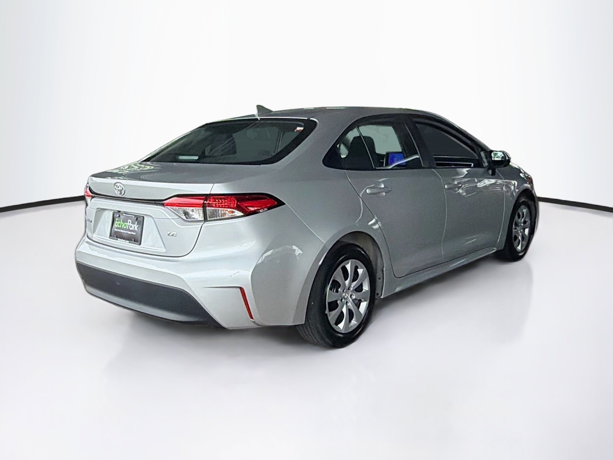 Used 2025 Toyota Corolla LE FWD image 9