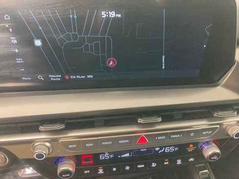 Used 2023 Kia Telluride S w/ S Sunroof Package AWD/4WD image 3