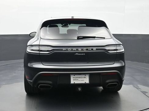 Certified 2025 Porsche Macan AWD/4WD image 22