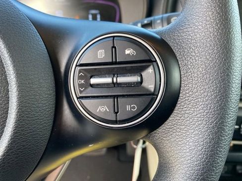 Used 2023 Kia Soul LX image 19