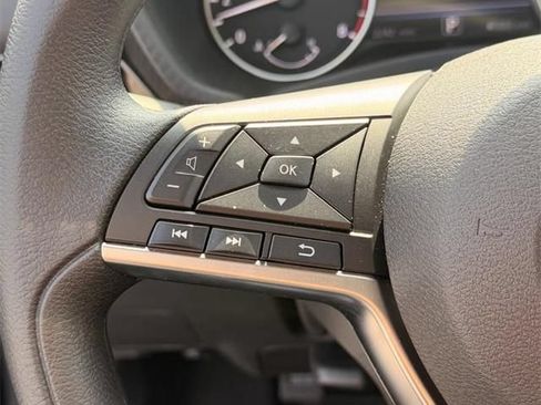 Used 2025 Nissan Sentra SV FWD image 16