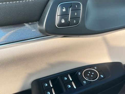 Used 2024 Ford Ranger Lariat w/ FX4 Off-Road Package image 14