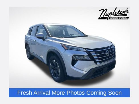 Used 2025 Nissan Rogue SV AWD/4WD image 1