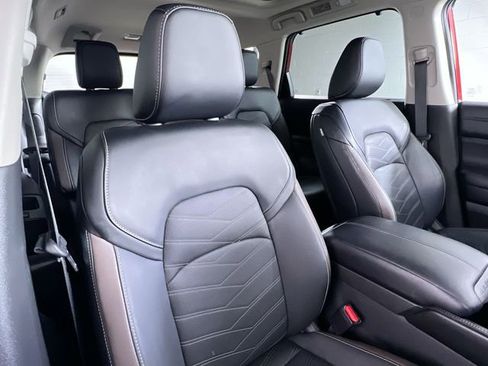 Used 2023 Nissan Pathfinder Platinum image 25