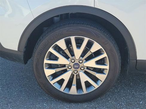 Certified 2022 Ford Escape Titanium image 5