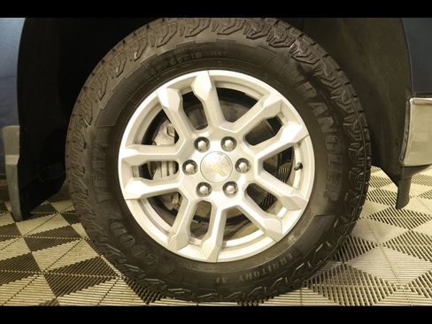 Used 2023 Chevrolet Silverado 1500 LT image 11