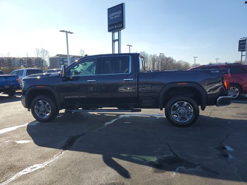 New 2025 GMC Sierra 2500 SLT w/ SLT Premium Package image 8