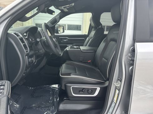 Used 2025 RAM 1500 Laramie image 15