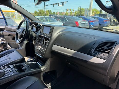 Used 2019 Dodge Grand Caravan GT FWD image 23