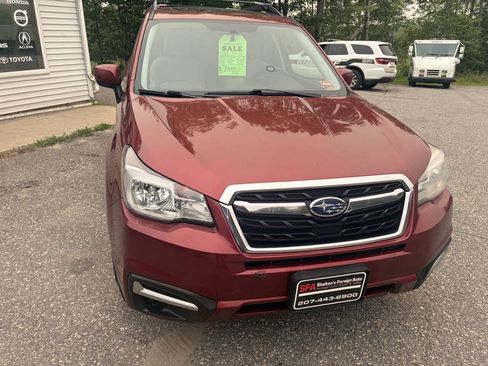 Used 2017 Subaru Forester 2.5i Premium w/ All-Weather Package AWD/4WD image 9