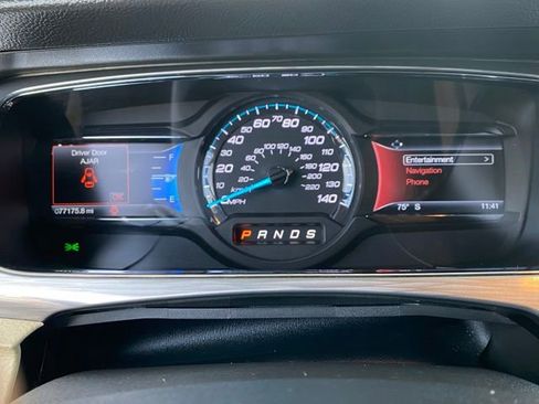 Used 2017 Ford Taurus SEL w/ Equipment Group 201A image 20