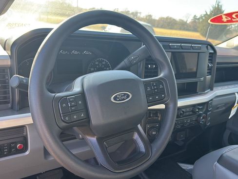 New 2024 Ford F550 4x4 SuperCab Super Duty image 26