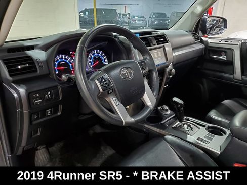 Used 2019 Toyota 4Runner SR5 AWD/4WD image 7