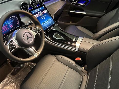 Used 2026 Mercedes-Benz GLC 300 4MATIC image 4