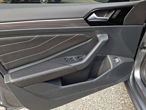 Used 2024 Volkswagen Jetta SEL image 17