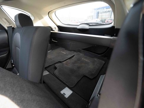 Used 2009 Nissan Rogue SL w/ Premium Pkg image 24